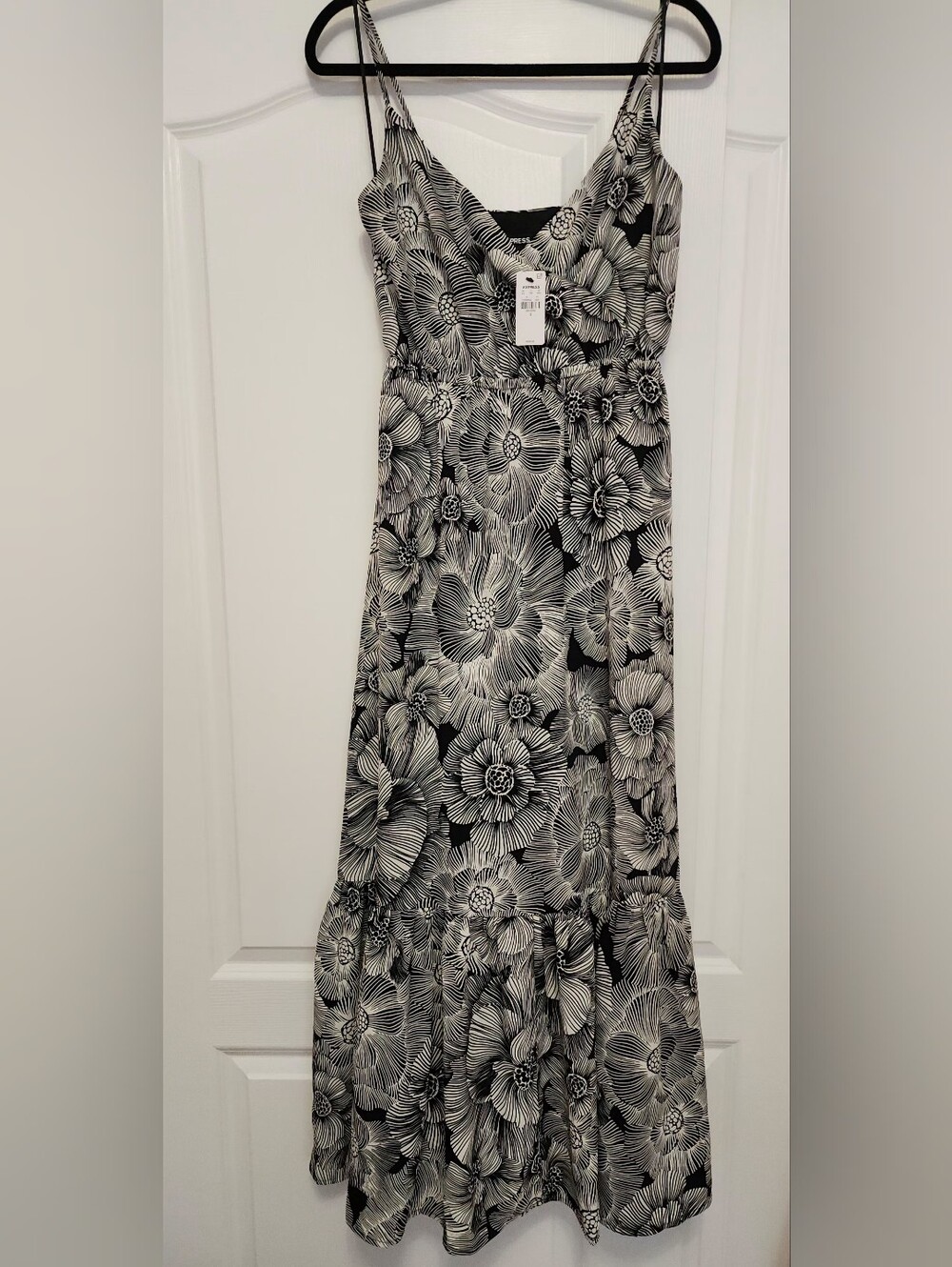 Express Black and White Floral Maxi Dress Brand New With Tags